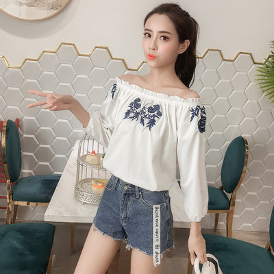 Γυναικεία πουκάμισα με πεσμένους ώμους και λουλούδια