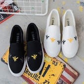 Καθημερινά γυναικεία παπούτσια με  κορδόνια σε δύο χρώματα με  κεντήματα