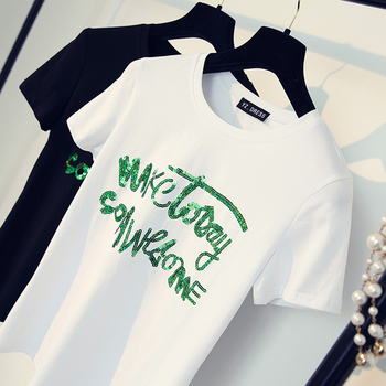 Άνοιξη μπλουζάκι με κοντό μανίκι με πράσινα γράμματα σε μαύρο και άσπρο