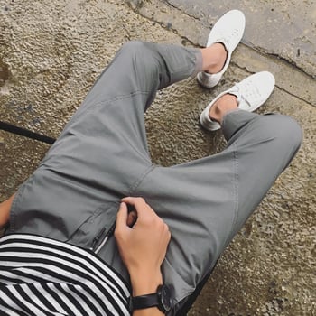 Стилни ежедневни мъжки панталони стил шалвари в сив и черен цвят