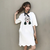 Ασυνήθιστη κυρίες φόρεμα με ενδιαφέροντα κινούμενα σχέδια για την άνοιξη και το καλοκαίρι