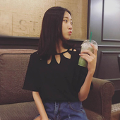 Πολύ ενδιαφέρον κυρίες μπλούζα με λαιμόκοψη τρύπες