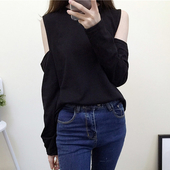 Страхотна дамска блуза изрязана на рамото с широки ръкави