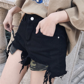 Дамски черни къси дънкови панталони с камофлажни мотиви по джобовете