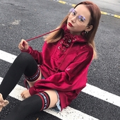 Βελούδινα περιστασιακά κορυφές με δεσμούς γύρω από το λαιμό σε δύο χρώματα