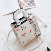 Γυναικείες  τσάντες casual σε διάφορα χρώματα και κεντήματα της κερασιάς