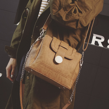 Ежедневна дамска чанта в най-различни цветове с висока дръжка
