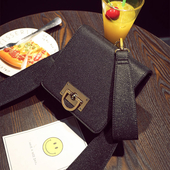 Μοναδική γυναικεία τσάντα με μεγάλη λαβή