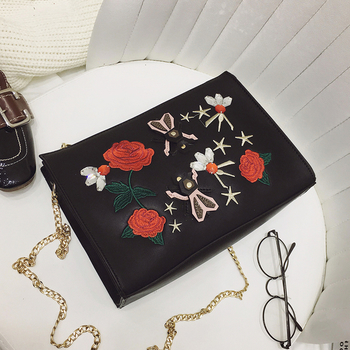 Страхотна дамска мини-чанта с флорални мотиви