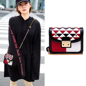 Страхотна дамска мини шарена чанта с дълга дръжка