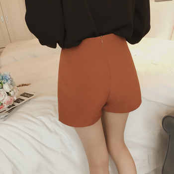 Страхотни и много модерни дамски елегантни къси панталони