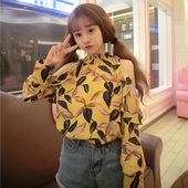 Μοτίβο μπλούζα με μακριά μανίκια και γυμνά ώμου