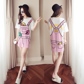 μπλούζα Πολύ ενδιαφέρουσα κοπέλα με κοντά μανίκια τύπου χιτώνα