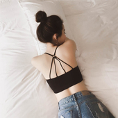 Страхотен дамски спортен сутиен в два цвята с много интересни връзки на гърба