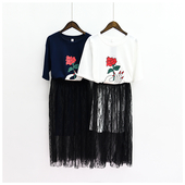 Πολλές σύγχρονες γυναίκες φόρεμα σε δύο χρώματα με μπουκετάκια εφαρμογή