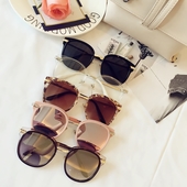 Κομψό κυρίες γυαλιά ηλίου - διαφορετικά μοντέλα