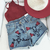 Κυρίες σορτς με μια πολύ απαλή μπουκετάκια broderiyka