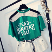 Ευρεία κυρίες μπλούζα με κοντά μανίκια με πλέγμα στην κορυφή