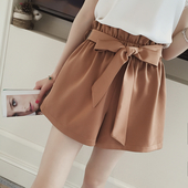 Οι γυναίκες lastnichni περιστασιακά σορτς με μια πολύ ενδιαφέρουσα ταινία