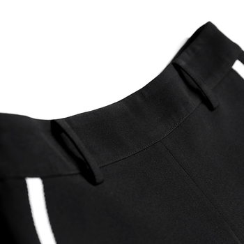 Дамски спортно-елегантни черни панталони с карирани крачоли