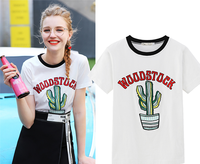 Дамска блузка с къс ръкав и много свежа апликацийка