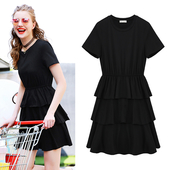 Καθημερινά κυρίες μαύρο φόρεμα με κοντά μανίκια και πιέτες κάτω τμήμα