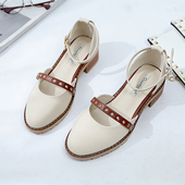 Γυναικεία παπούτσια με χοντρό τακούνι 4 εκατοστών και κούμπωμα γύρω από τον αστράγαλο