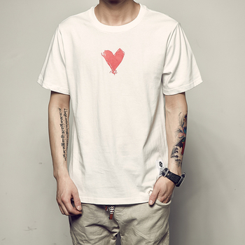 Памучна бяла тениска с къс ръкав и апликация сърце
