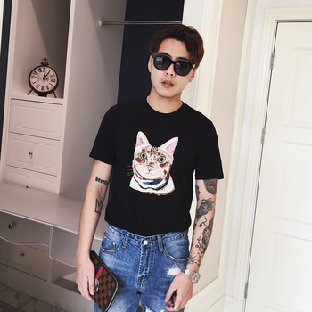 πουκάμισο Casual των ανδρών με ένα πολύ ενδιαφέρον και όμορφο κέντημα μιας γάτας