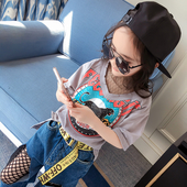 Страхотна памучна блузка с къс ръкав и V-образно деколте