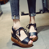 Дамски сандали на платформа с връзки в черен, зелен и бял цвят