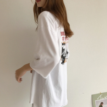 Дамска широка блуза с 3/4 ръкав с надписи в бял цвят