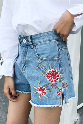 Стилни дамски къси панталони с бродерия на цветя