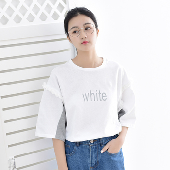 Κομψό κυρίες T-shirt σε δύο χρώματα την ένδειξη “λευκό”