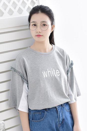 Стилна дамска тениска в два цвята с надпис \'white\'