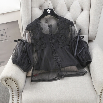 Лятна дамска риза с прозрачни части и декорация в бял, черен и бежов цвят