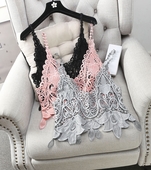 Дамски къс потник с V-образно деколте от дантела,в черен, син, зелен и розов цвят