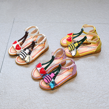 Много сладки детски сандали за момичета в розов, бял и жълт цвят с декорация на пчеличка и сърце