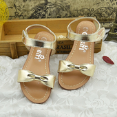 Κομψή Παιδικά σανδάλια για τα κορίτσια σε ασημί και χρυσό χρώμα με κορδέλα