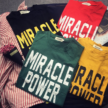 Широка мъжка тениска с 3/4 ръкав с надпис \'Miracle power\'