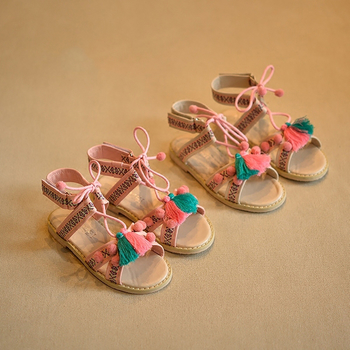 Γλυκό Παιδικά σανδάλια για τα κορίτσια με ενδιαφέρουσα διακόσμηση σε ροζ και μπεζ