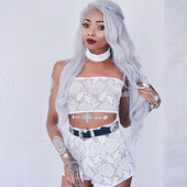 Οι γυναίκες που δαντέλα σε μαύρο και άσπρο