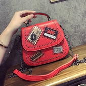 Μοναδική τσάντα με πριτσίνια - χειροκίνητη με μια αλυσίδα, διάφορα χρώματα