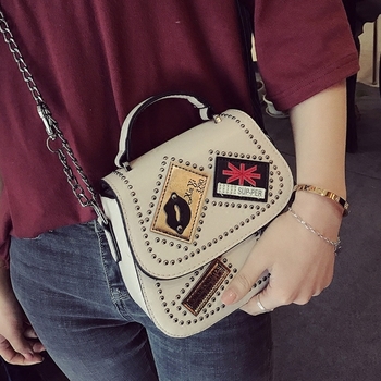 Уникална дамска чанта с нитове - ръчна и с верижка , различни цветове