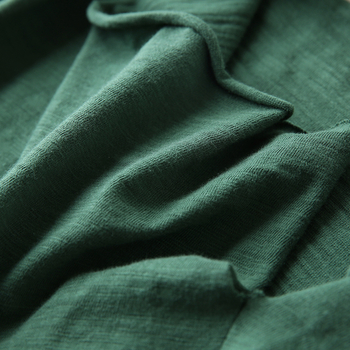 Ежедневна дамска блуза, която се връзва с надпис, в зелен цвят