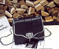 Κομψή τσάντα με αλυσίδες ασήμι