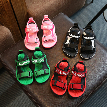 Стилни сандали за момчета в различни цветове