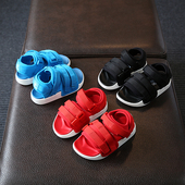 Πολύ άνετα και μοντέρνα παιδικά σανδάλια για τα κορίτσια και τα αγόρια - 3tsvyata