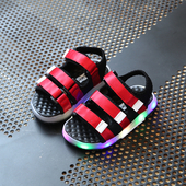 Hit σανδάλια των παιδιών για ένα αγόρι με το φως σόλες