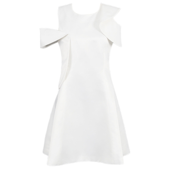 Κομψό λευκό φόρεμα βράδυ με πτώση ώμους